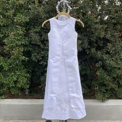 David’s Bridal Flower Girl/ Jr Bridesmaid Dress with Veil