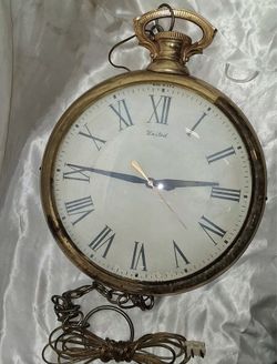 Vintage Large United Model 40 Pocket Watch Style Plug In Wall Hanging Clock