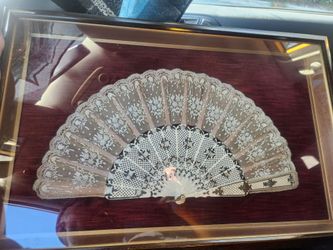 Lace fan
