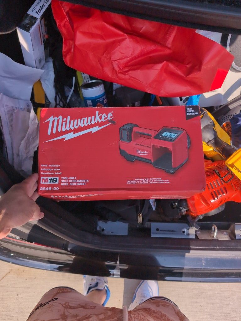 Milwaukee Inflator