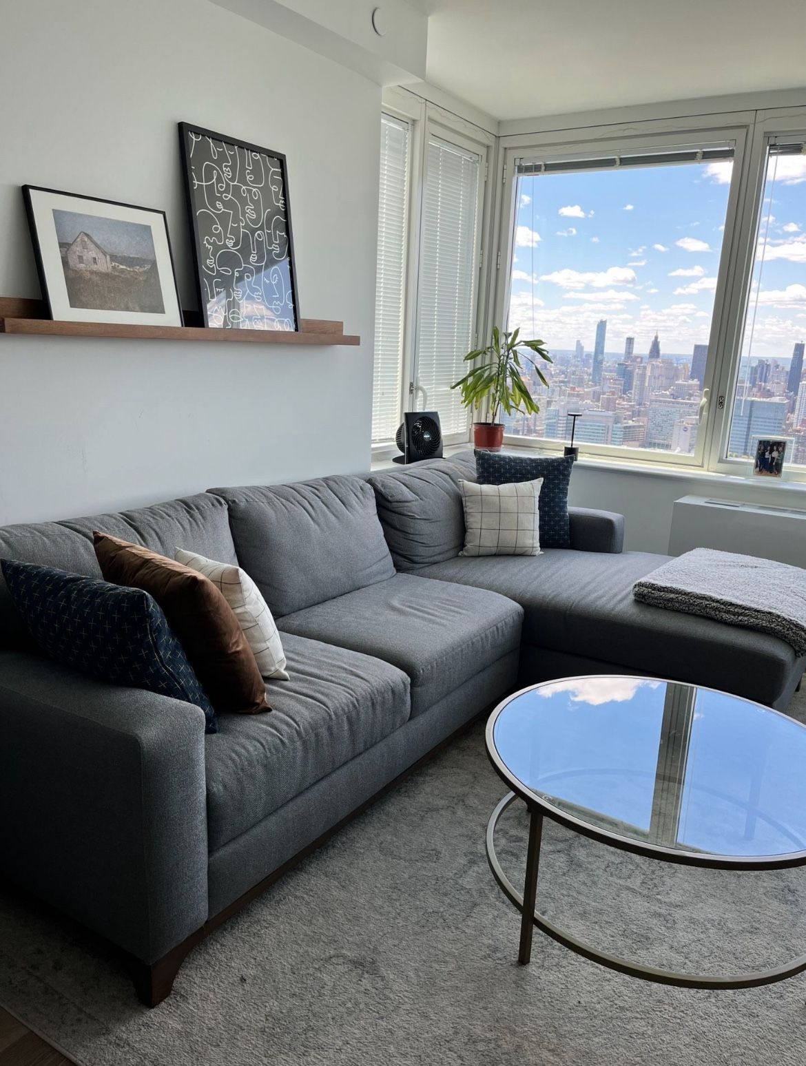 Sectional Sofa In Excellent Condition