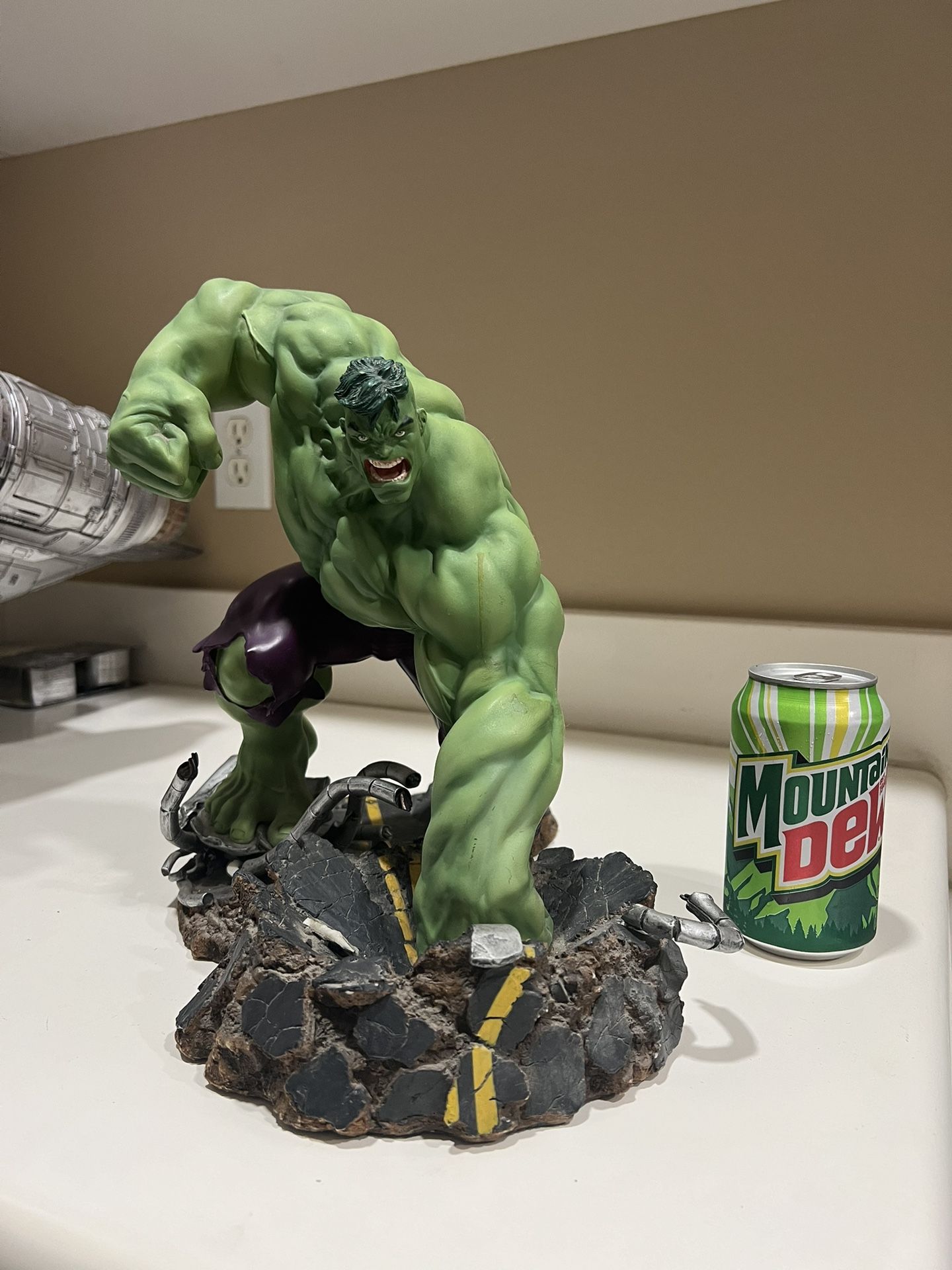 The incredible HULK statue Art Asylum | Diamond Select | Marvel MILESTONES