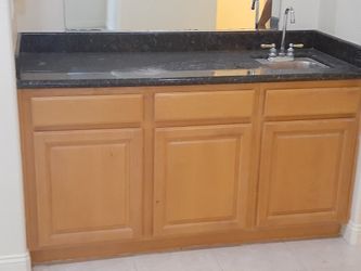 Gabinet and granite counter top