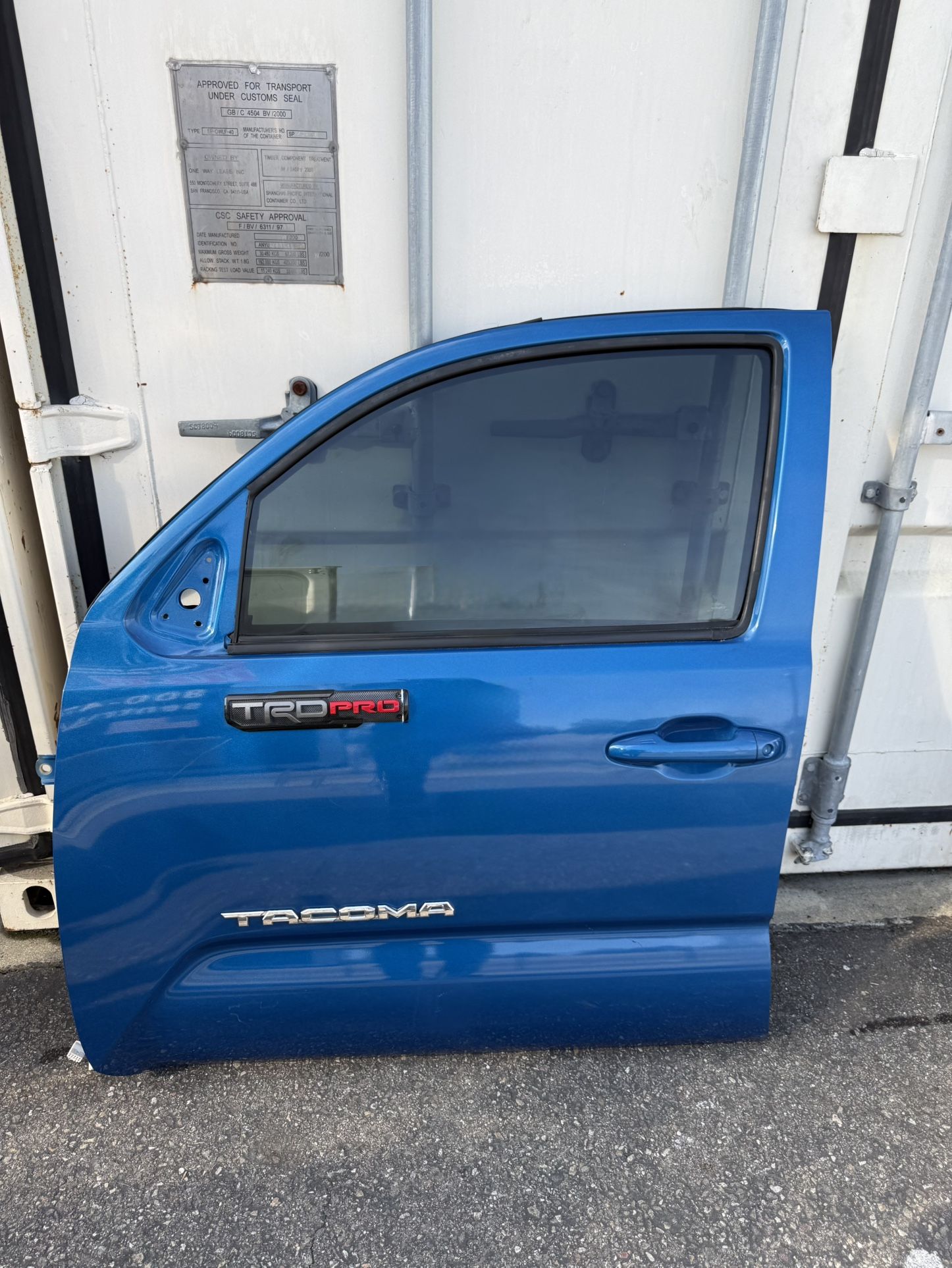 2016-2023 TOYOTA TACOMA LEFT DRIVER SIDE FRONT DOOR OEM