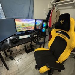 Gaming Computer Set up with Moza R5 Racing Bundle