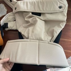 MomCozy Baby Carrier