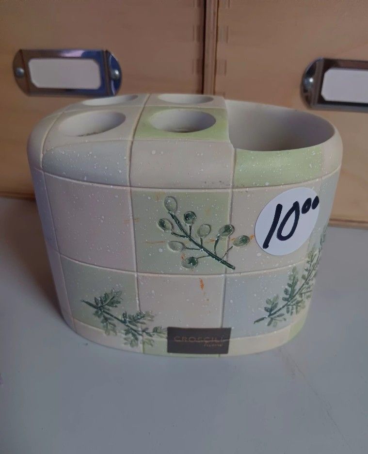 Bathroom Tooth Brush/paste Holder Croscil