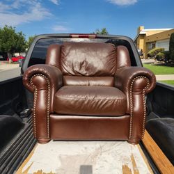 1 Single Recliner Normal Wear Conditions 