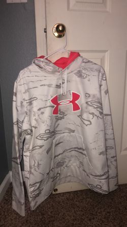 Brand new under armour sweater