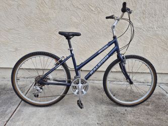 Raleigh SC40 Sport Comfort, Made in USA. 24 speed, Hybrid, City Comfort, Mountain, Commuter Bike, Ready to Ride!!!