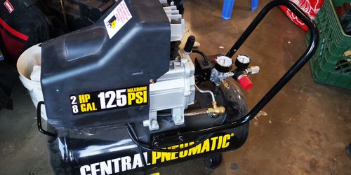 gentral pneumatic 2hp 8gal 125psl compressor