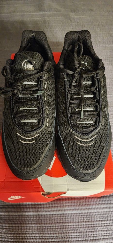 Women's Nike 7.5 New