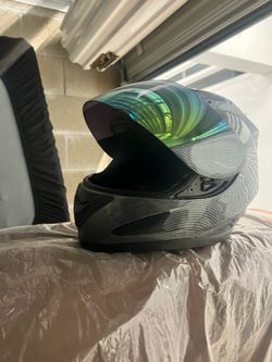 Motorcycle helmet