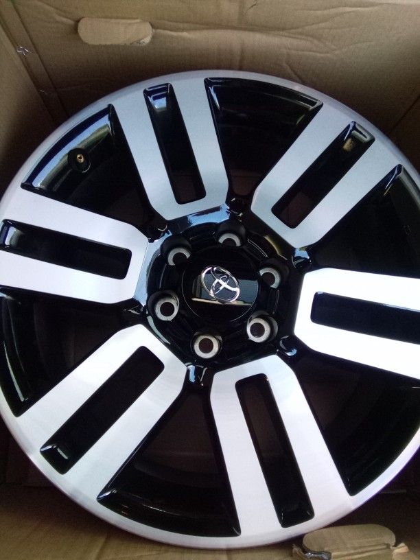 2023 Toyota 4Runner Limited 20 inch Oem Rims And Yokohama Tires.