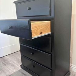 Five drawers dresser