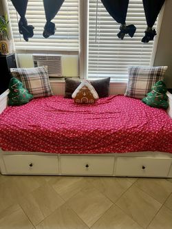 IKEA HEMNES Daybed frame with 3 drawers, white, Twin