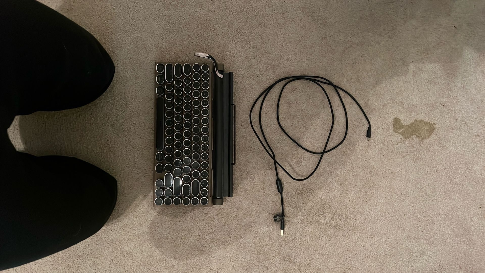 Retro Wired/Bluetooth Mechanical Keyboard, LED Backlit, Wood Color