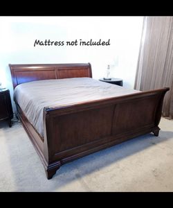 Solid Wood Sleigh Bed – Rich Cherry Finish