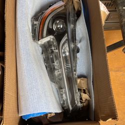 2019 2020 2021 Toyota Carola Headlight