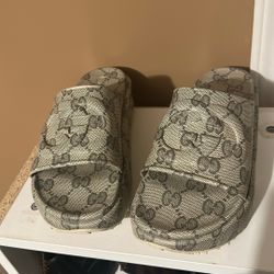 Gucci Slides 