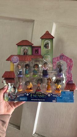 Disney Encanto Mi Familia Figurine Set