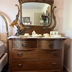 Vintage Dresser Four Drawers With Mirror