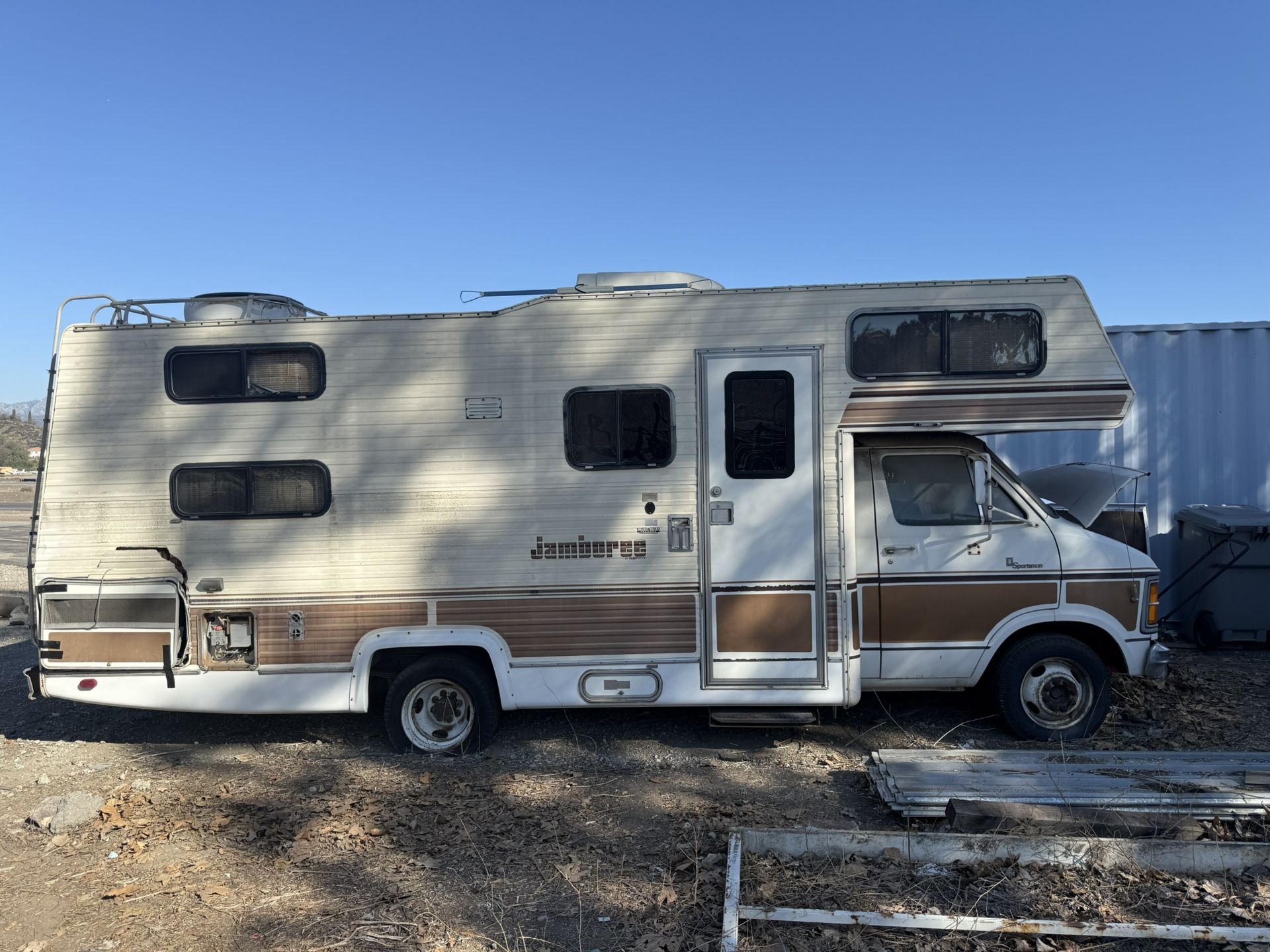 (PENDING) Jamboree RV with 1979 Dodge Chassis
