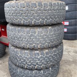 LT 265/70R17 Marca Bffgoodrich En Perfectas Condiciónes De Vida M