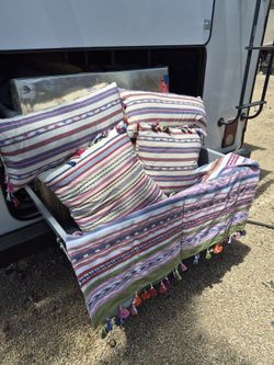 Anthology Matching 4 Pillow Blanket Set