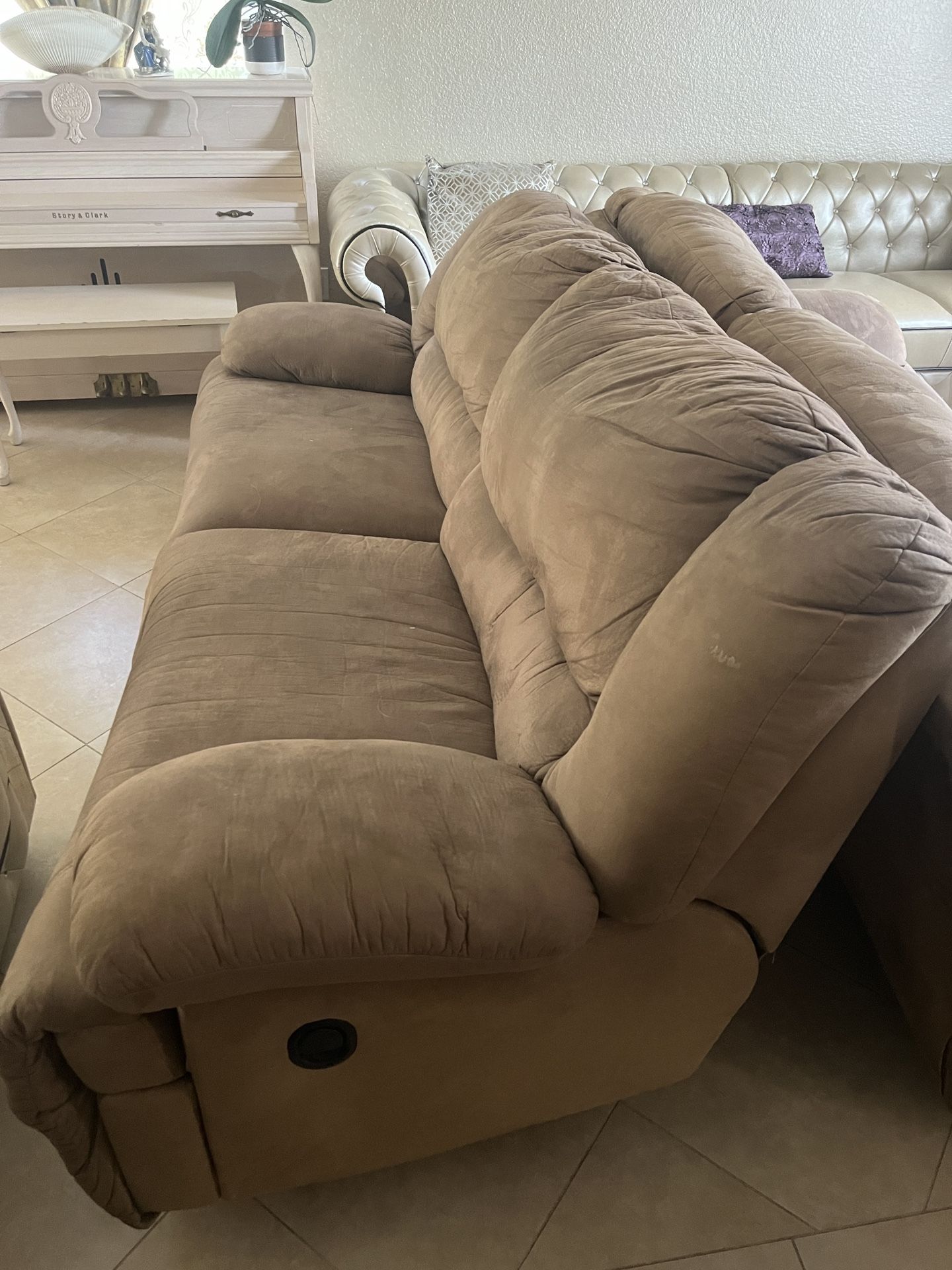 Free 2 Reclining Sofa