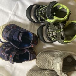6и 7 sizes of children’s shoes, used.6,7  tallas de zapatos para ninos Usado