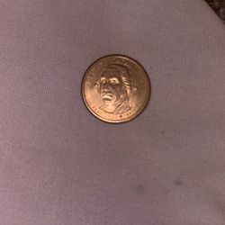 A Perfect Antique Coin Made Out Of copper nickel George Washington One Dollar coin made in 2007