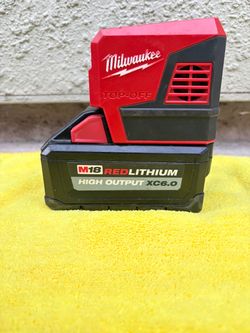 Milwaukee M18 TOP-OFF Power Inverter + XC 6.0 Ah Battery (Like New!)