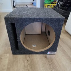 Subwoofer box for 12"