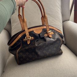 Louis Vuitton Tívoli GM ** AUTHENTIC **