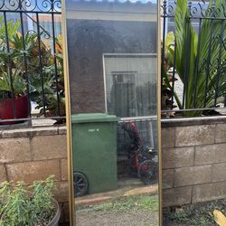 PAIR OF MIRRORED CLOSET DOORS HEAVY DUTY 78 1/4 tall by 28 5/8 wide great condition