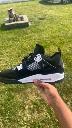 Jordan 4 White thunder