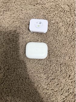 Apple AirPods Pro 1st Gen - Case & RIGHT Pod ONLY (Missing Left)