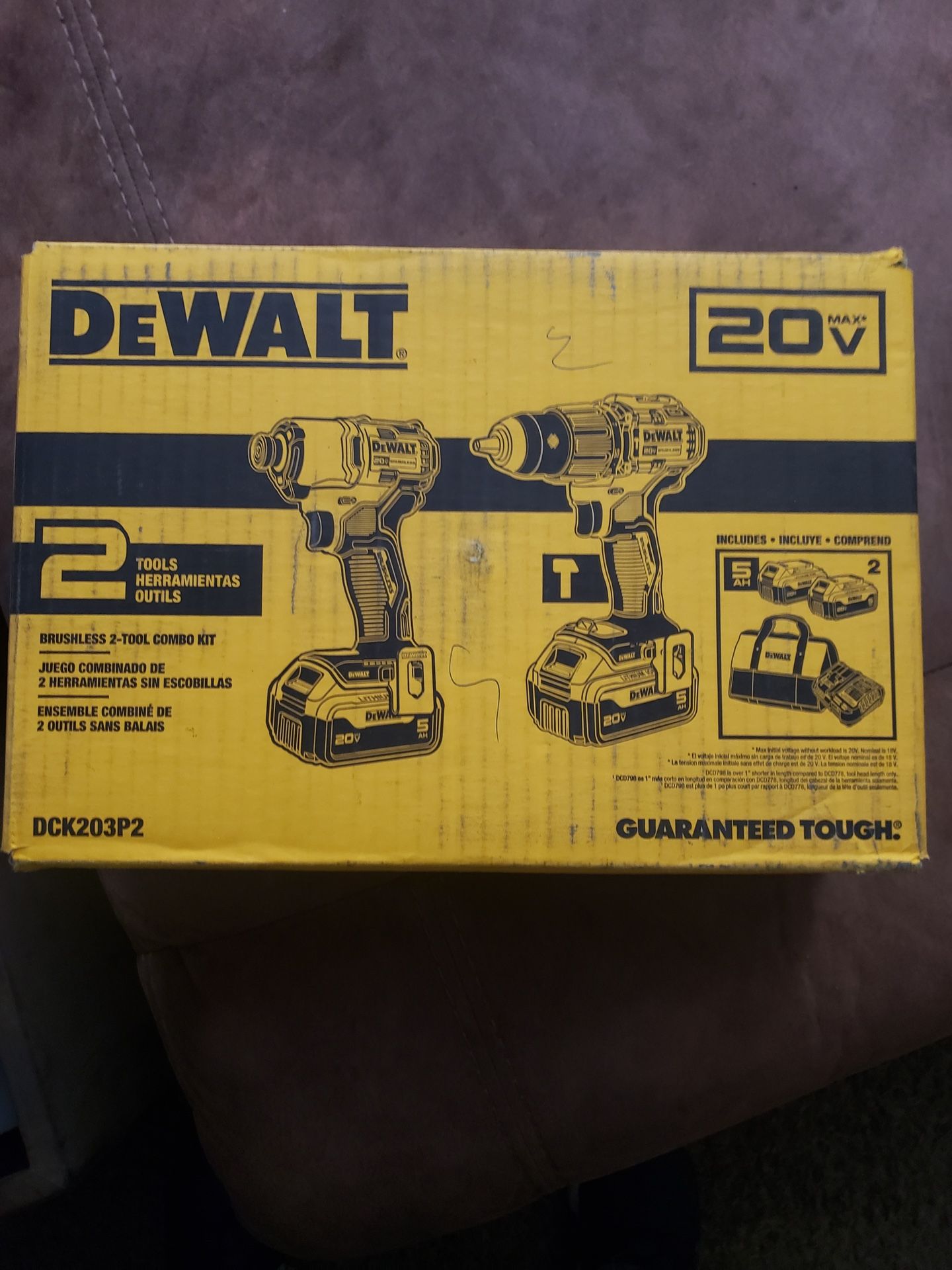 Dewatlt 20 v MAX -TOOL COMBO SET ***DCK203P2***