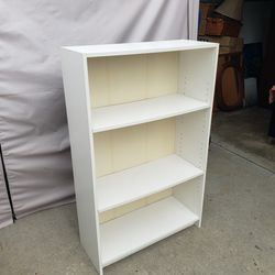 White Bookshelf Or Bookcase With Adjustable Shelves - See Info Below
