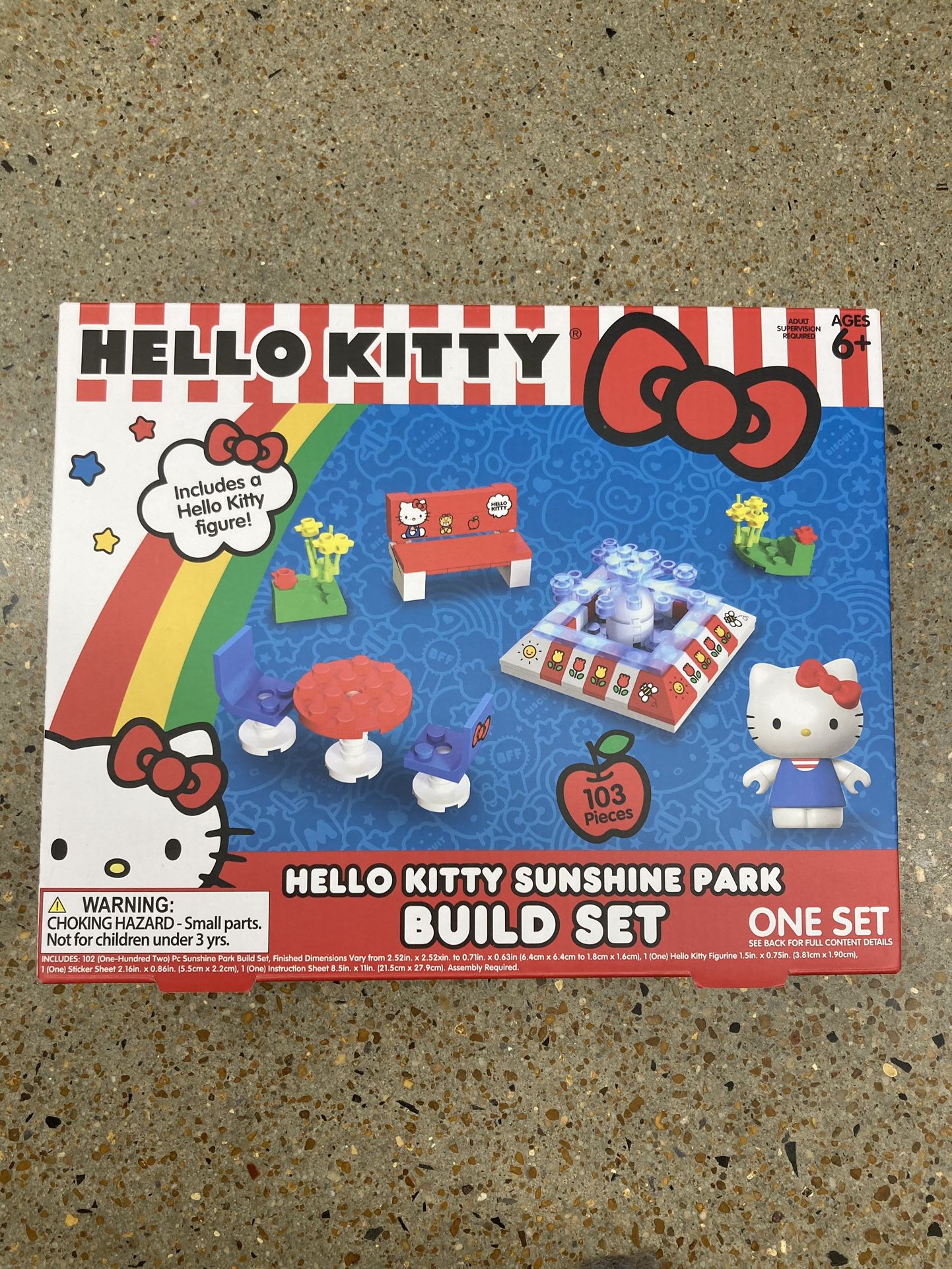 NWT Hello Kitty Sunshine Park Build Set