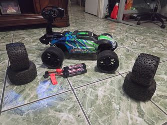 Traxxas erevo 2.0 6s truggy basher rc