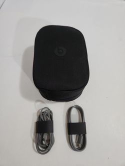 Beats Soft Shell Carrying Case Black  Case With Cords All Original