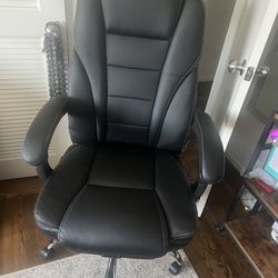Desk /  Office Chair 