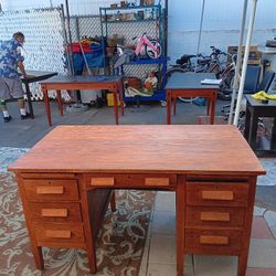 Vintage Solid Oak Double Pedestal Teachers Desk 7 Drawers Made In The USA $245 OBO