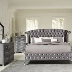 Brand  New Queen Bedroom Set $-1179.financing