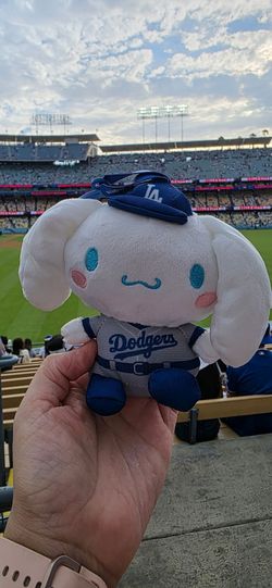 Cinnamon roll hello kitty dodgers night
