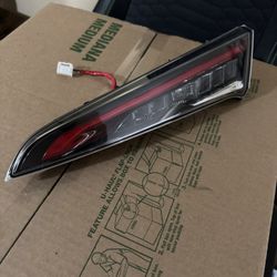 2020-24 Corolla Hatchback Tailgate Tailigth