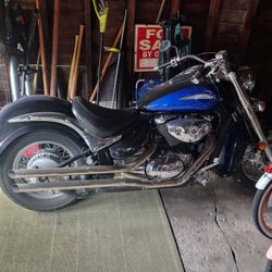 Suzuki VL(contact info removed)... 14k Miles.. Clean Title