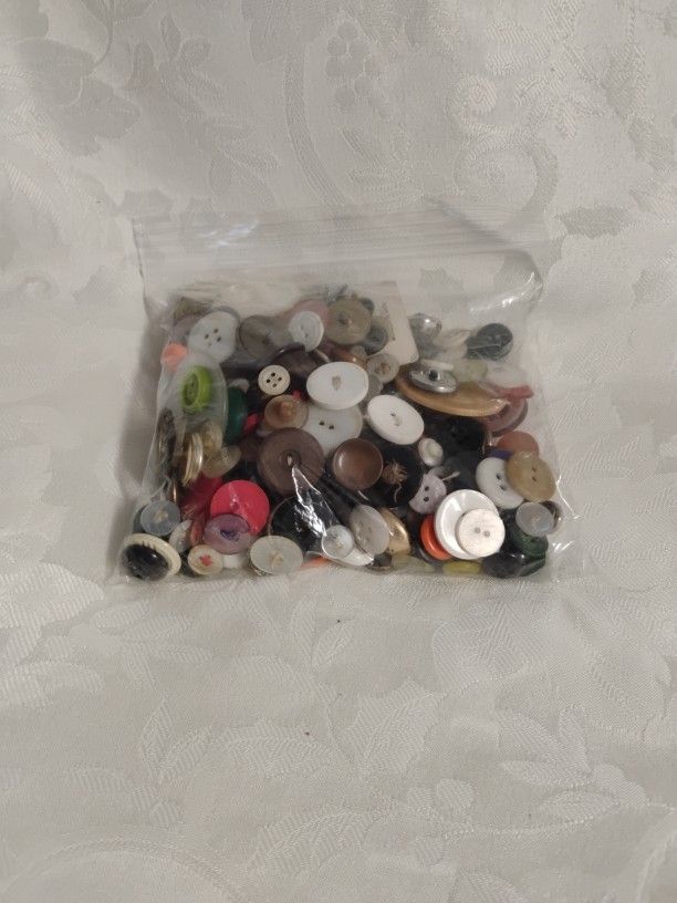 OLD BUTTONS